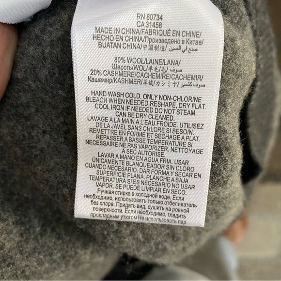 BCBGmaxarzia wool cashmere blend thick fabric sweater women’s size XS - Picture 6 of 6